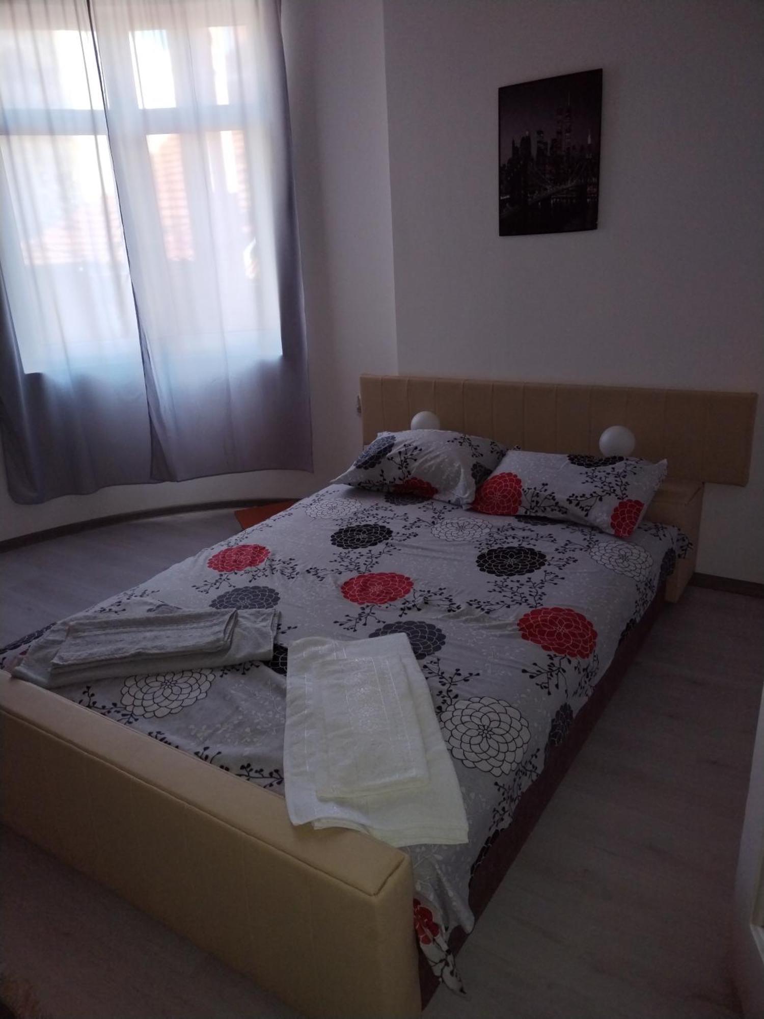 Andrina Sweet Home Nis Luaran gambar
