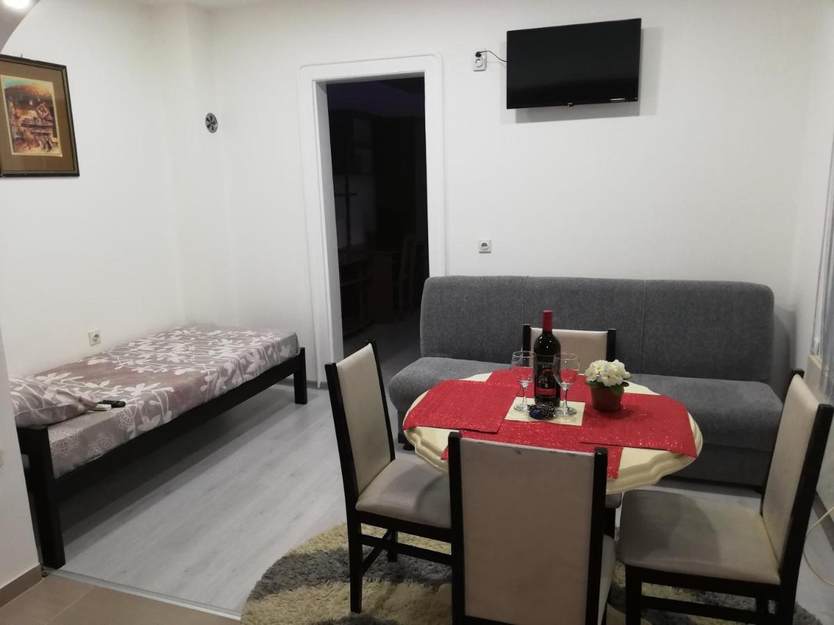 Andrina Sweet Home Nis Luaran gambar